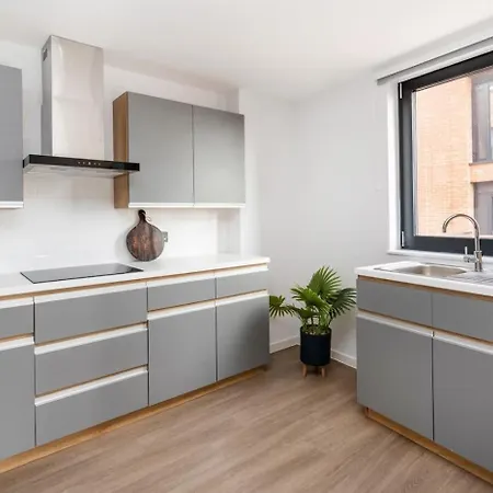 For Students Only Zinc Quarter In Apartment Bristol